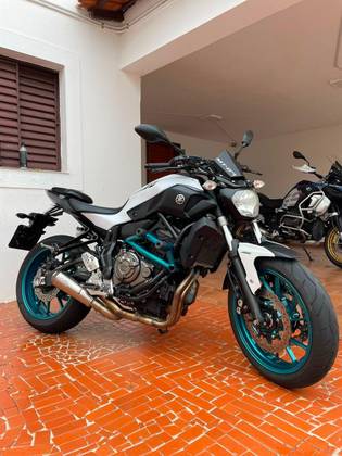 YAMAHA MT-07 ABS YAMAHA MT-07 ABS